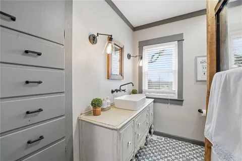 $230,000 | 5324 Douglas Avenue, Kansas City, KS 66106