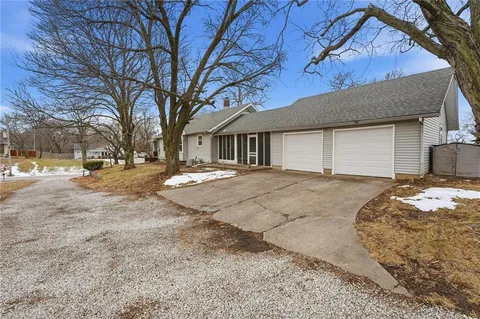 $230,000 | 5324 Douglas Avenue, Kansas City, KS 66106