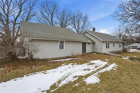 $230,000 | 5324 Douglas Avenue, Kansas City, KS 66106
