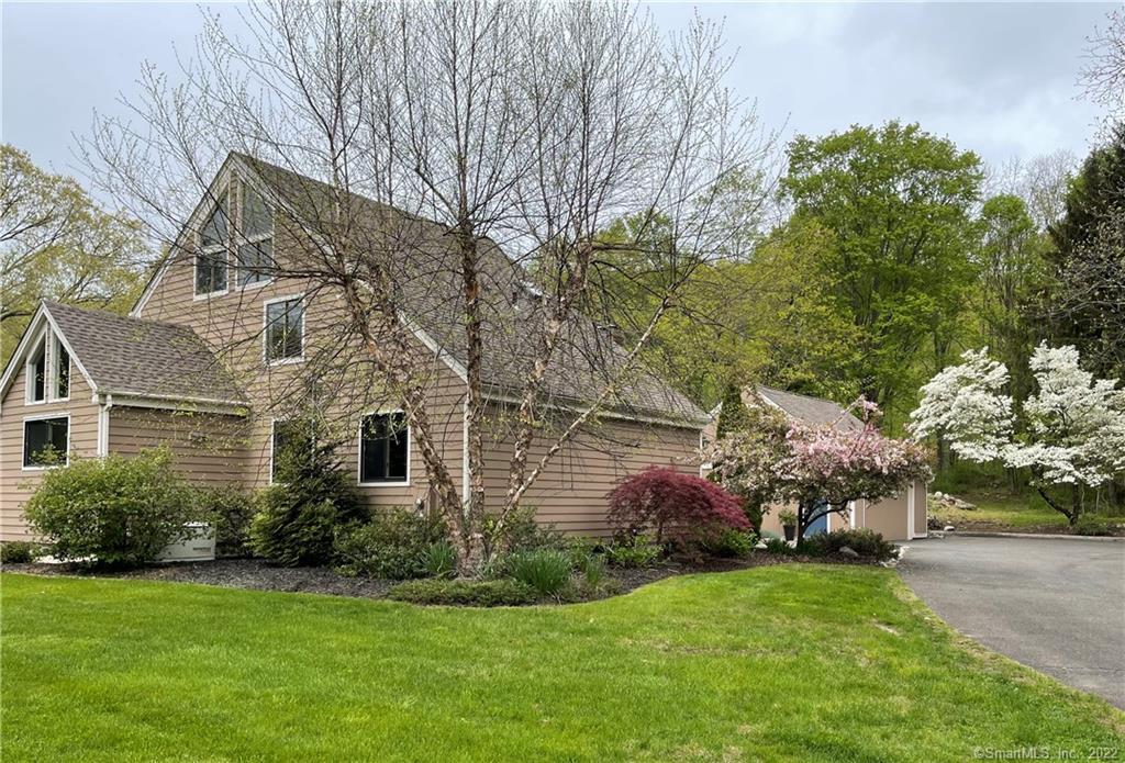 13 Chapman Place Redding, CT 06896 - Photo 1 of 1