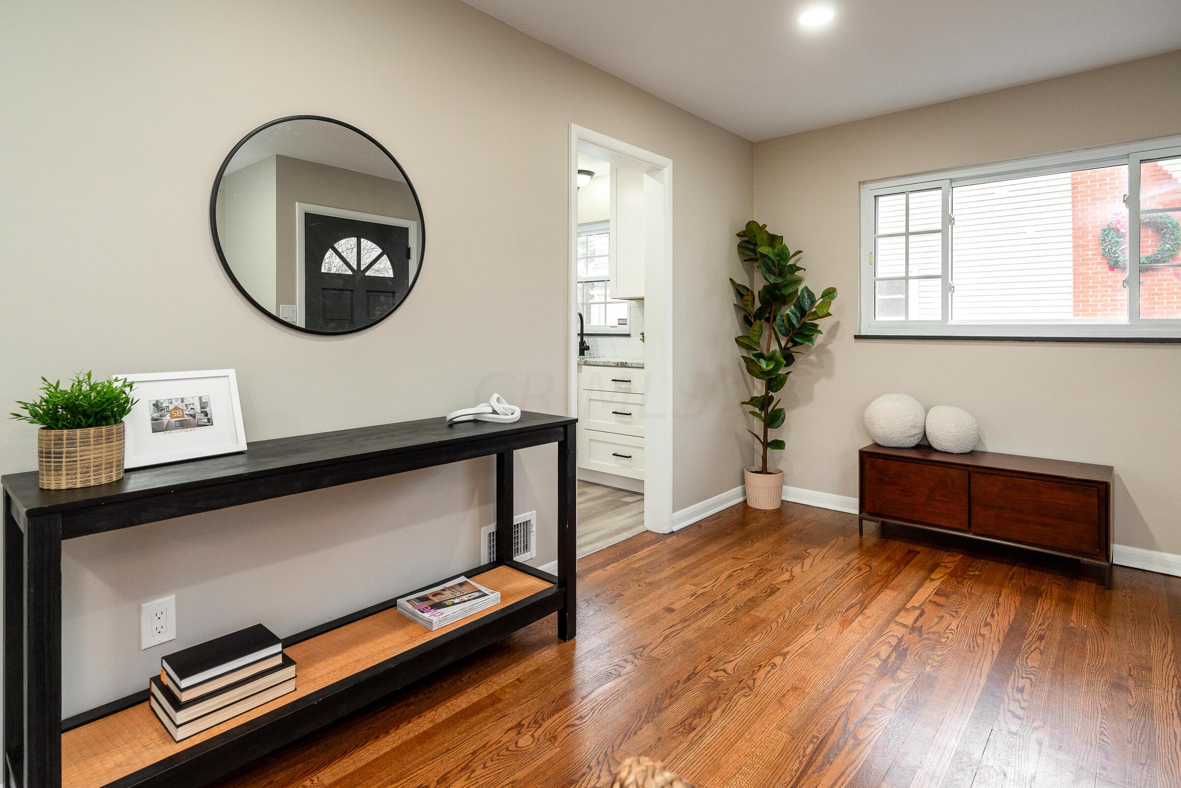 3229 Kenyon Road Columbus, OH 43221 - Photo 5 of 51 3229 Kenyon Rd-26