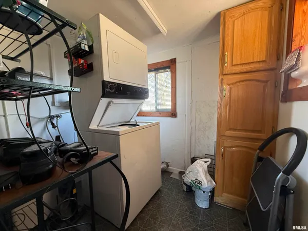 $49,500 | 305 West McLean Street, Colchester, IL 62326