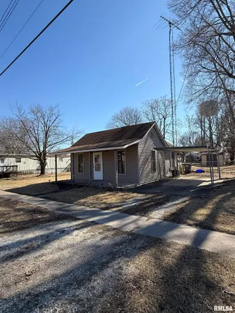 $49,500 | 305 West McLean Street, Colchester, IL 62326