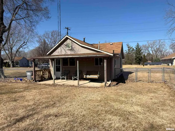 $49,500 | 305 West McLean Street, Colchester, IL 62326