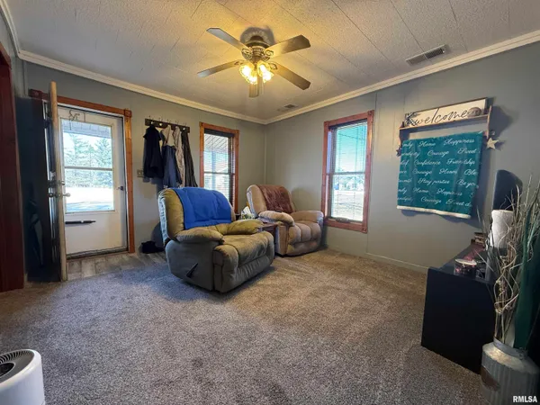 $49,500 | 305 West McLean Street, Colchester, IL 62326