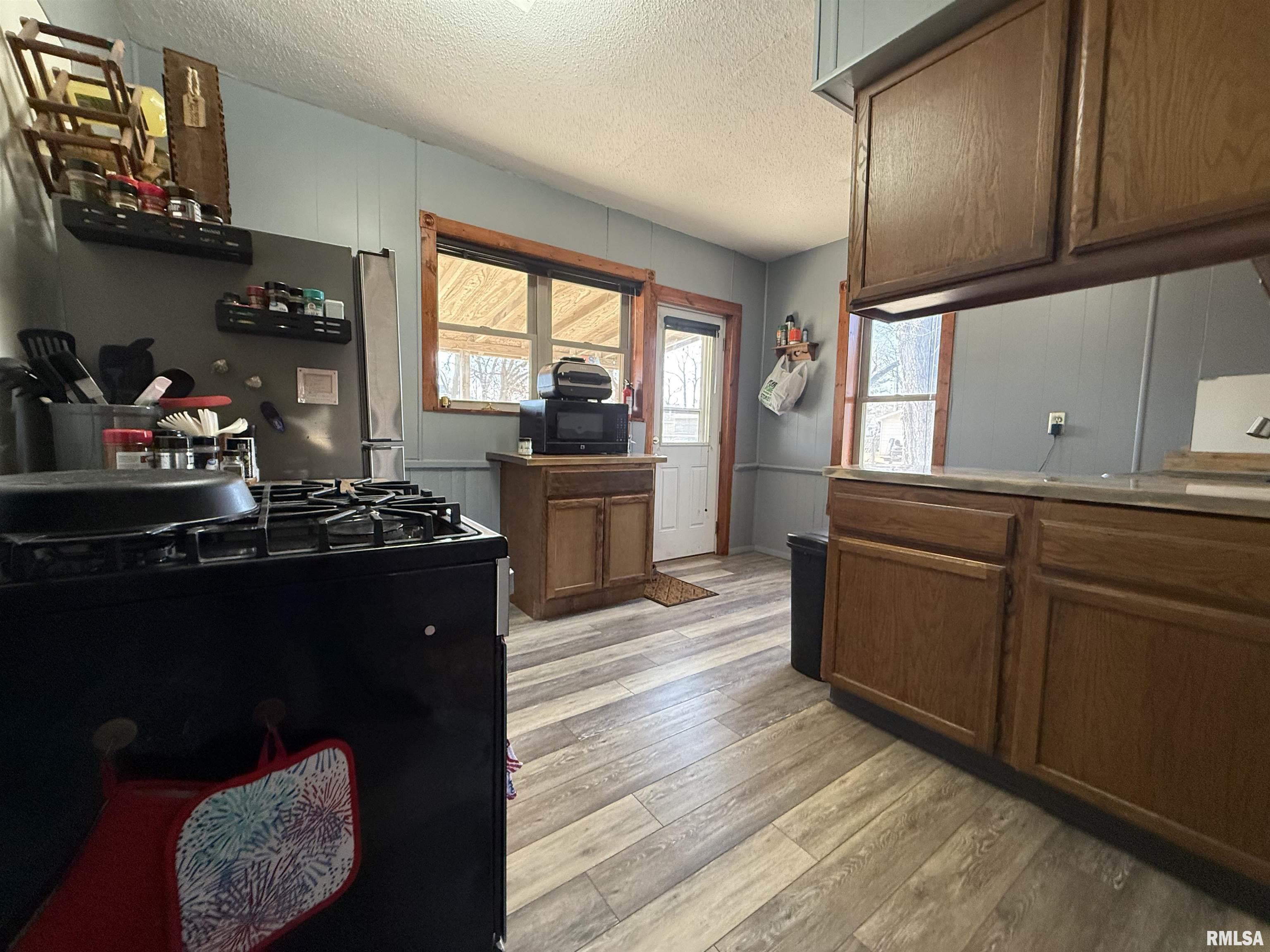 305 West McLean Street Colchester, IL 62326 - Photo 5 of 20