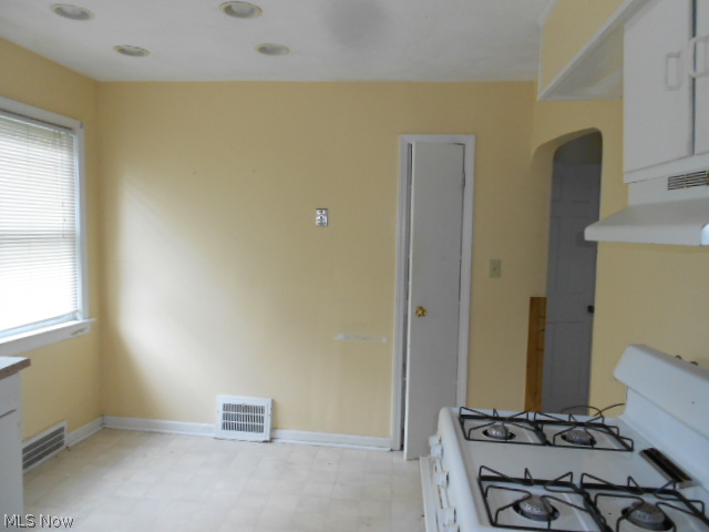 4041 Harwood Road South Euclid, OH 44121 - Photo 6 of 22