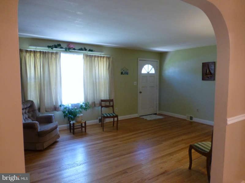 7406 Mulberry Road Hanover, MD 21076 - Photo 18 of 26 Living Room in Original House