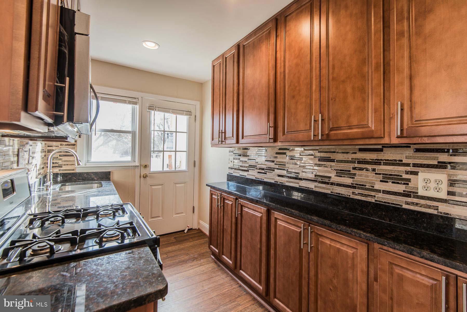 739 Old Riverside Road Baltimore, MD 21225 - Photo 6 of 24 Kitchen
