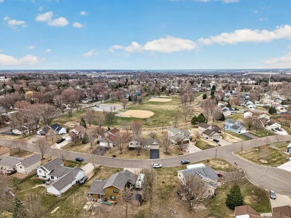 $414,900 | 600 3rd Street Southwest, St. Michael, MN 55376