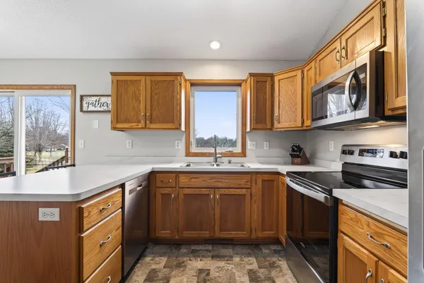 $414,900 | 600 3rd Street Southwest, St. Michael, MN 55376