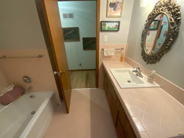 $264,900 | 2869 Southwest Jewell Avenue, Topeka, KS 66611