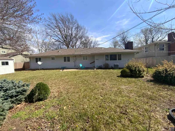$264,900 | 2869 Southwest Jewell Avenue, Topeka, KS 66611