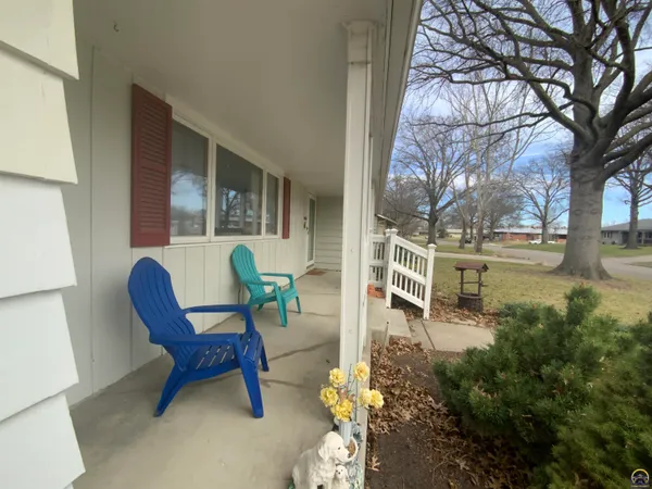 $264,900 | 2869 Southwest Jewell Avenue, Topeka, KS 66611