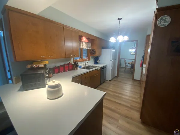 $264,900 | 2869 Southwest Jewell Avenue, Topeka, KS 66611