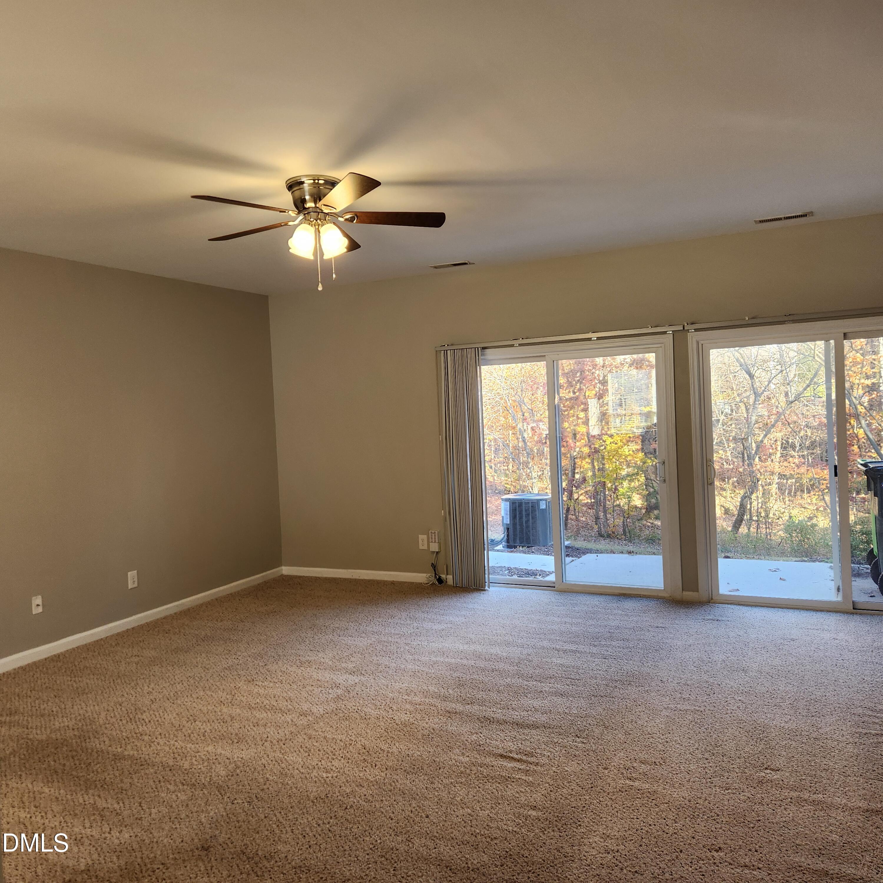 8212 Clasara Circle Raleigh, NC 27613 - Photo 11 of 20 Living Room