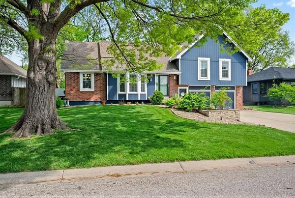 $479,000 | 12720 West 102nd Street, Lenexa, KS 66215