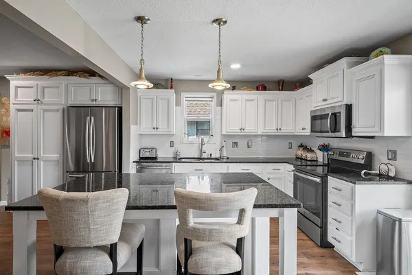 $479,000 | 12720 West 102nd Street, Lenexa, KS 66215