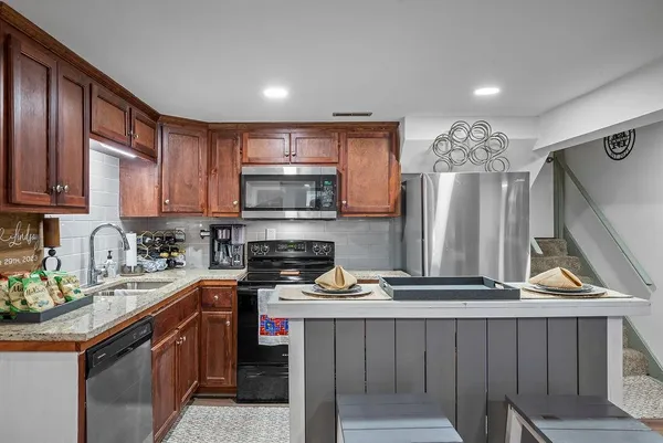 $479,000 | 12720 West 102nd Street, Lenexa, KS 66215