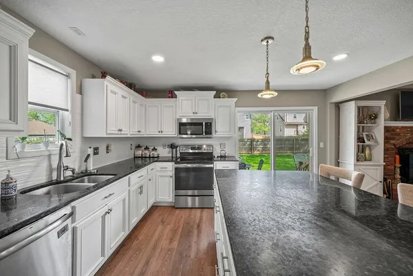 $479,000 | 12720 West 102nd Street, Lenexa, KS 66215
