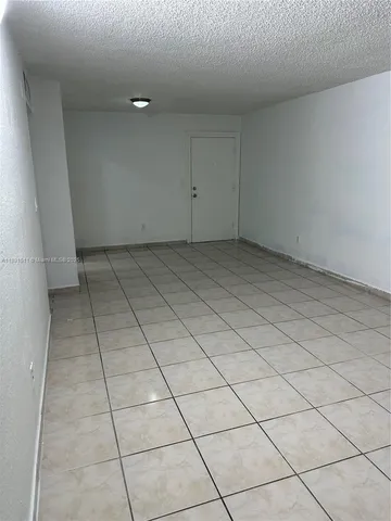 $1,950 | 606 West 81st Street, Unit 331, Hialeah, FL 33014