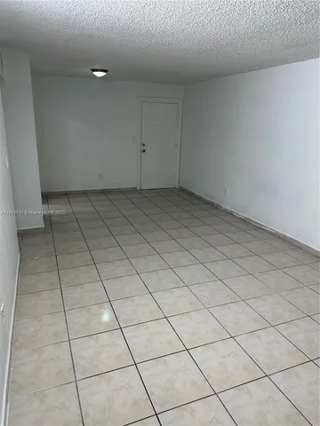 $1,950 | 606 West 81st Street, Unit 331, Hialeah, FL 33014