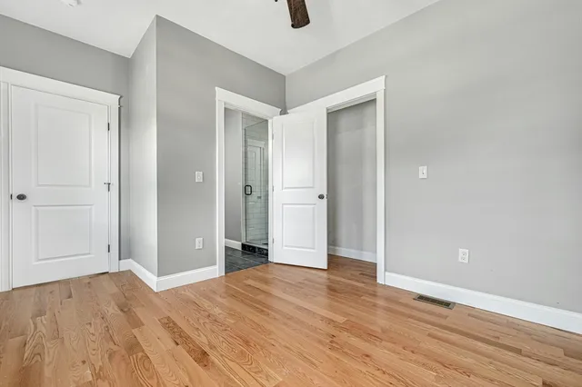 a view of livingroom with hardwood floor
