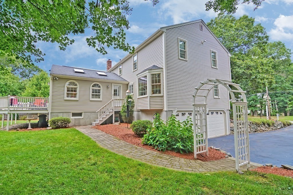 18 Janock Road Milford, MA 01757 - Photo 4 of 40 Gallery Image 4