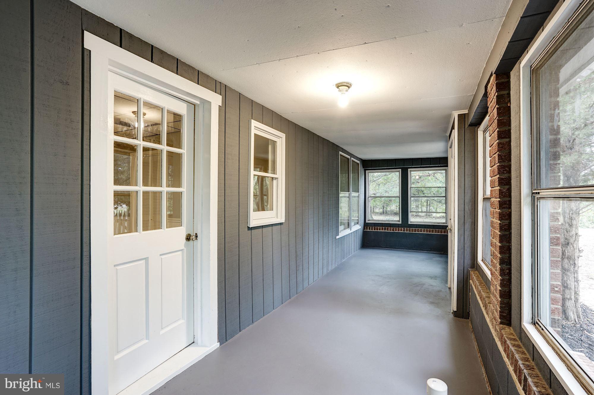 10601 Gunston Road Lorton, VA 22079 - Photo 4 of 29 Interior (General)