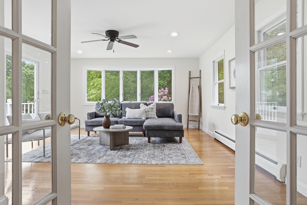 6 Hillcrest Road Bedford, MA 01730 - Photo 3 of 33