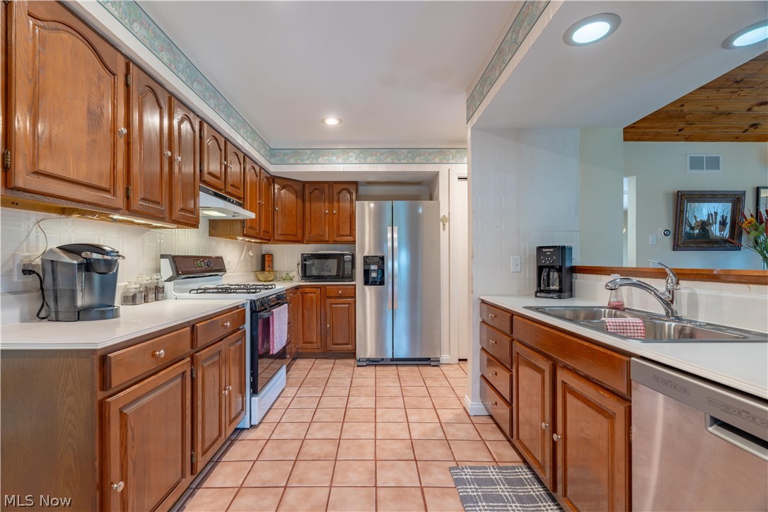 3445 Cornwall Drive Northwest Canton, OH 44708 - Photo 8 of 39