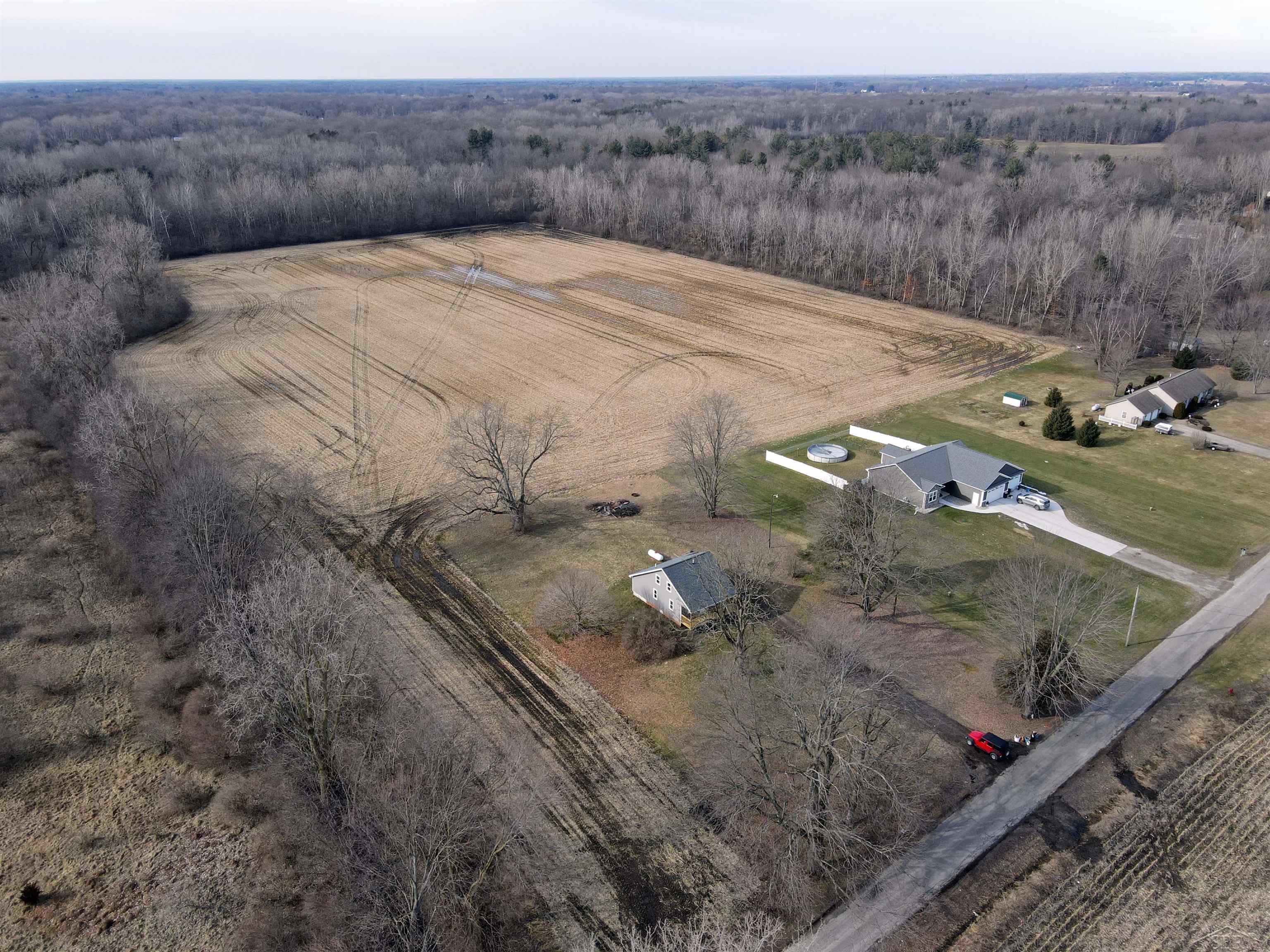 8330 Elms Road Birch Run, MI 48415 - Photo 9 of 29 50133486-29ec5f83-ad61-4b8d-ab81-a0bdfb44788c.JPG