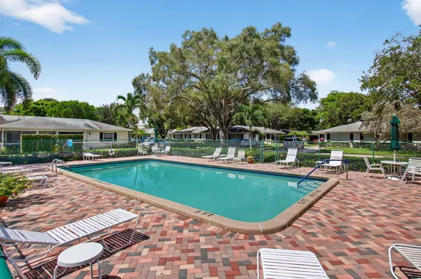 $169,000 | 10170 South 40th Way, Unit 258, Boynton Beach, FL 33436