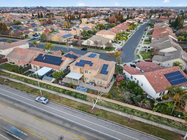 $730,000 | 2662 Whitmore Avenue, Clovis, CA 93619