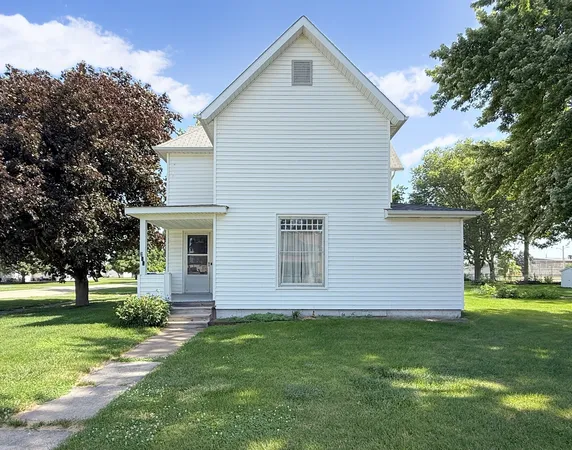 $159,300 | 211 East 4th Avenue, Woodhull, IL 61490