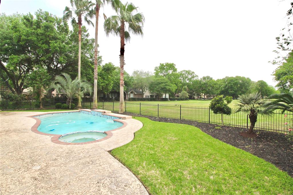 Enjoy views from the golf course from this refreshing pool!