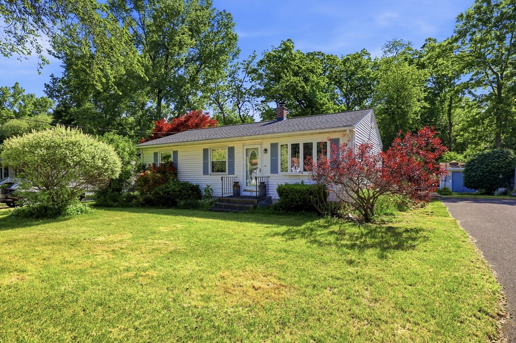 29 Hudson Street Springfield, MA 01118 - Photo 1 of 32