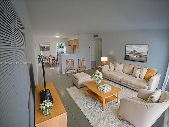 $1,600 | 1842 McKinley Street, Unit 2, Hollywood, FL 33020