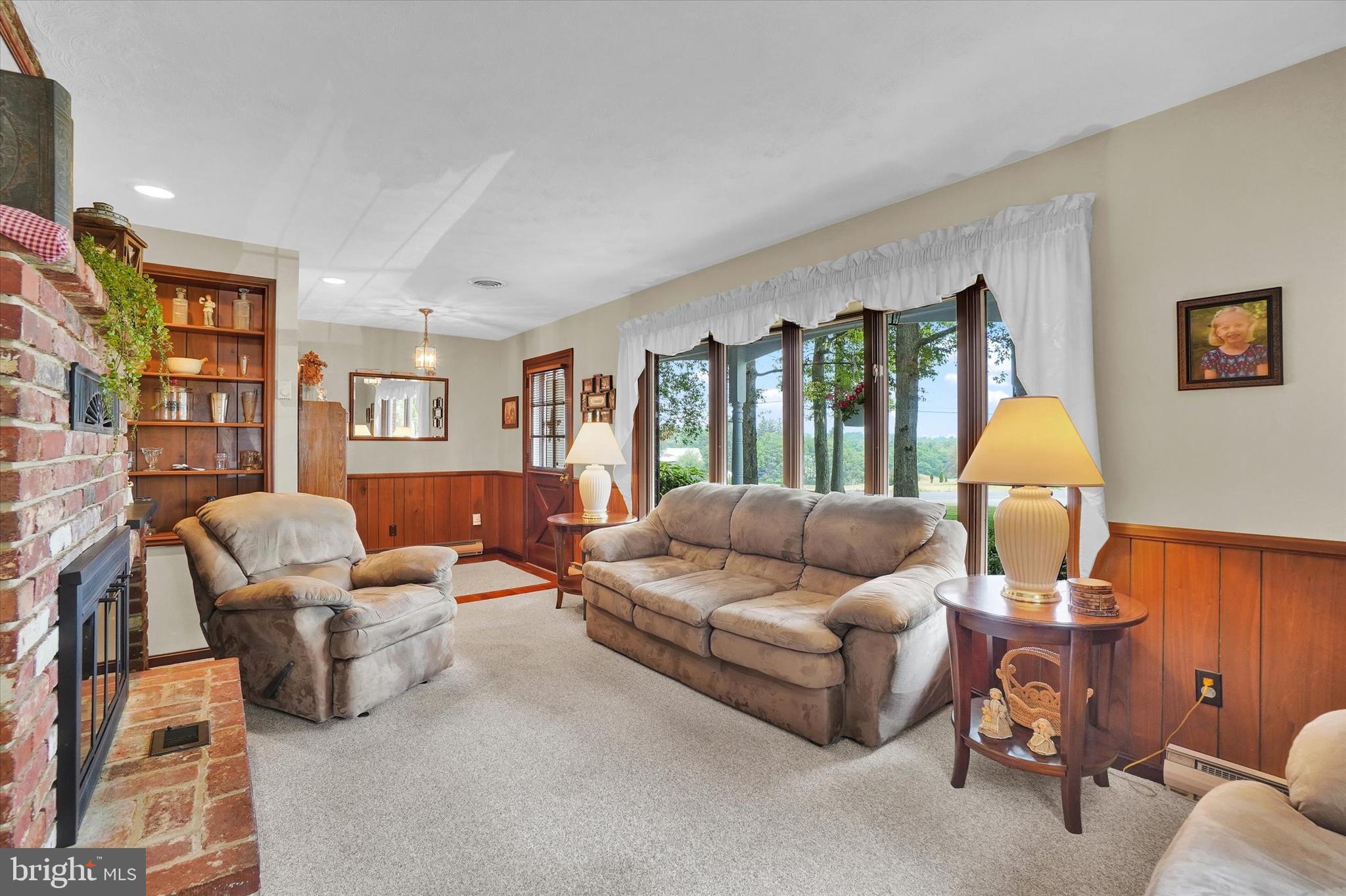 18670 Gemmill Road Stewartstown, PA 17363 - Photo 5 of 37 Living Room