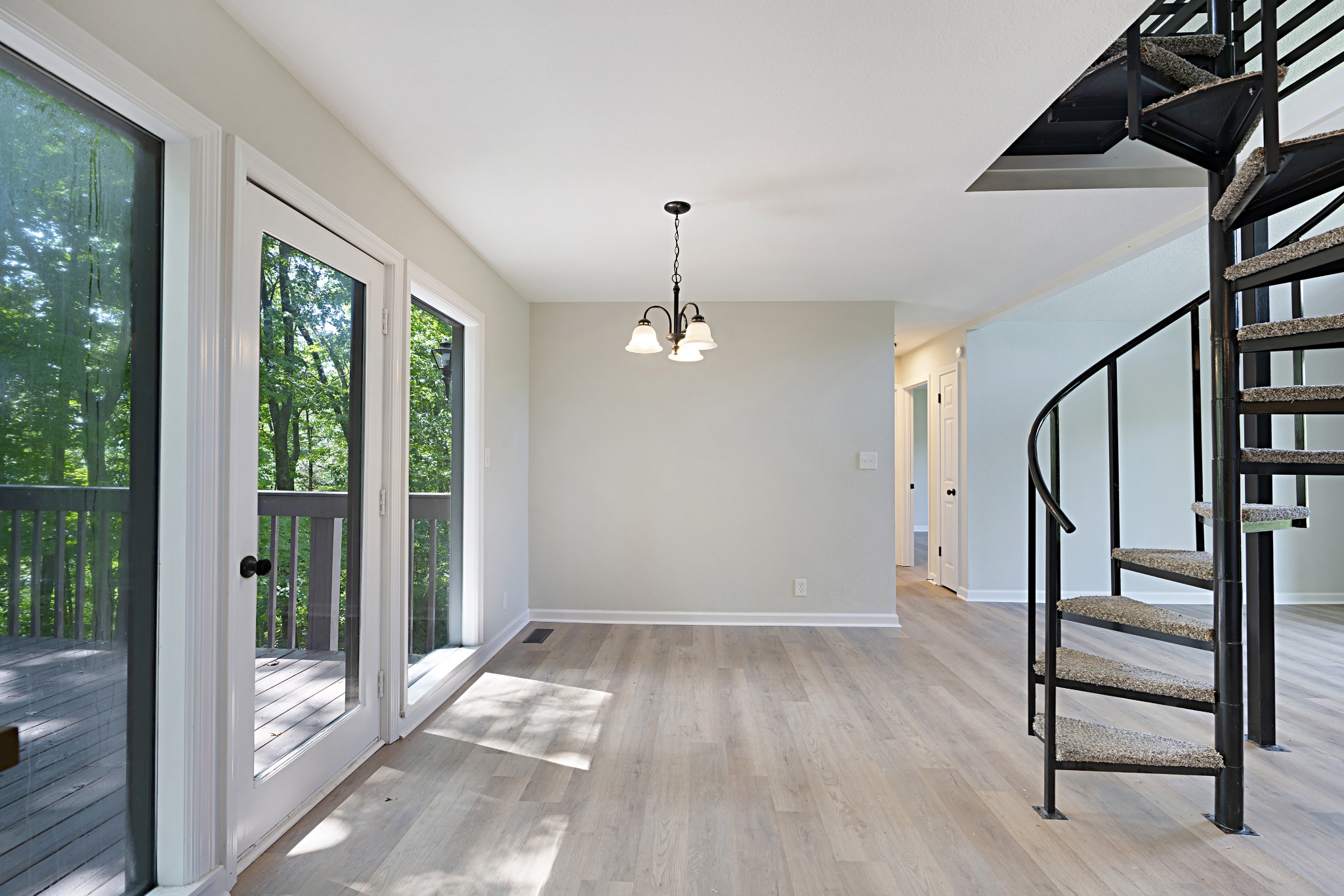2121 Powell Road Clarksville, TN 37043 - Photo 10 of 30 Gallery Image 10