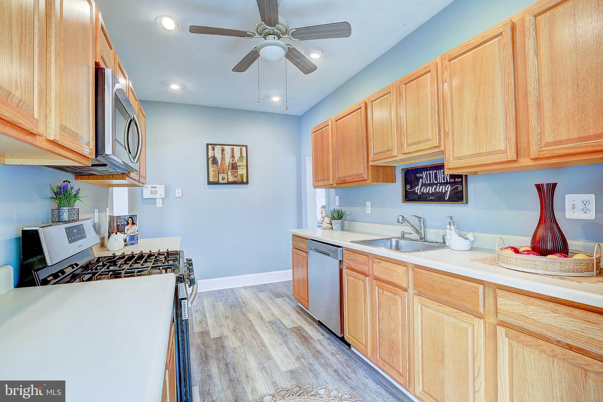 107 North Hammonds Ferry Road Linthicum Heights, MD 21090 - Photo 15 of 43 Gas cooking, stainless steel-lots of counter space