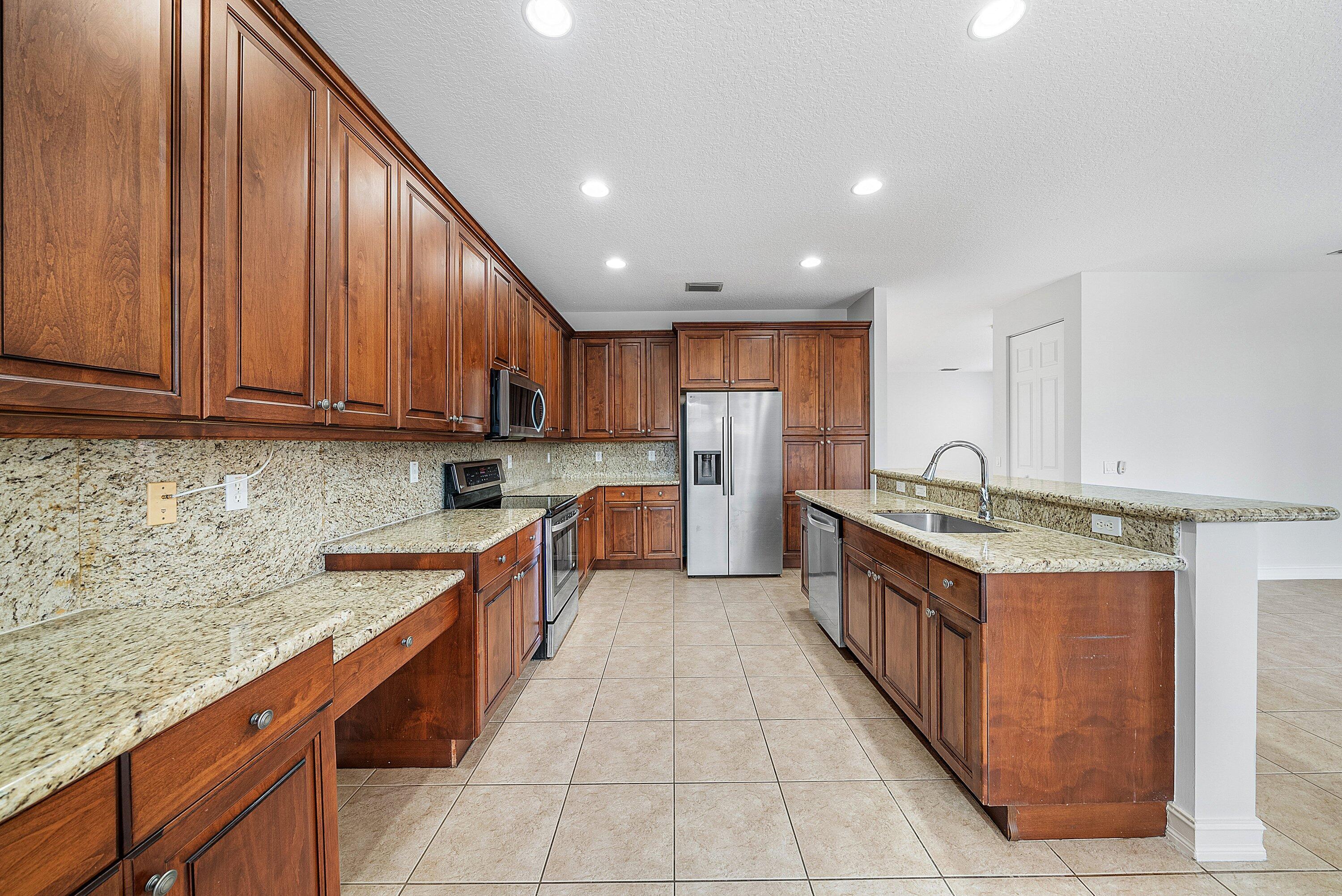 8845 Sandy Crest Lane Boynton Beach, FL 33473 - Photo 17 of 47 17