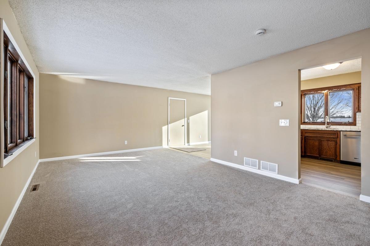 1002 Cross Road Eagan, MN 55123 - Photo 13 of 22