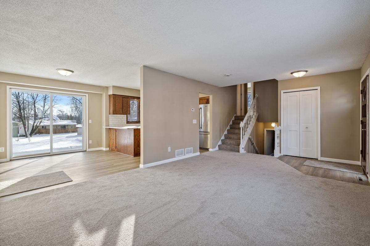 1002 Cross Road Eagan, MN 55123 - Photo 3 of 22