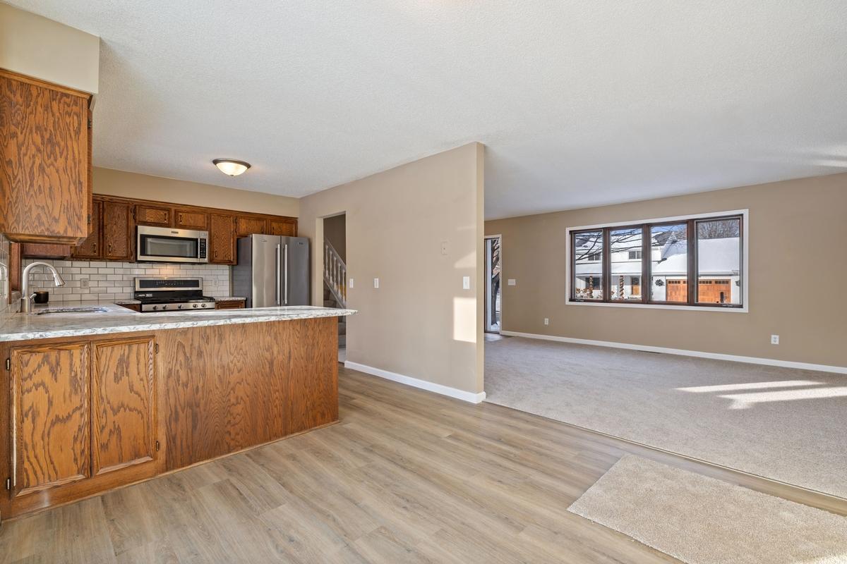 1002 Cross Road Eagan, MN 55123 - Photo 4 of 22