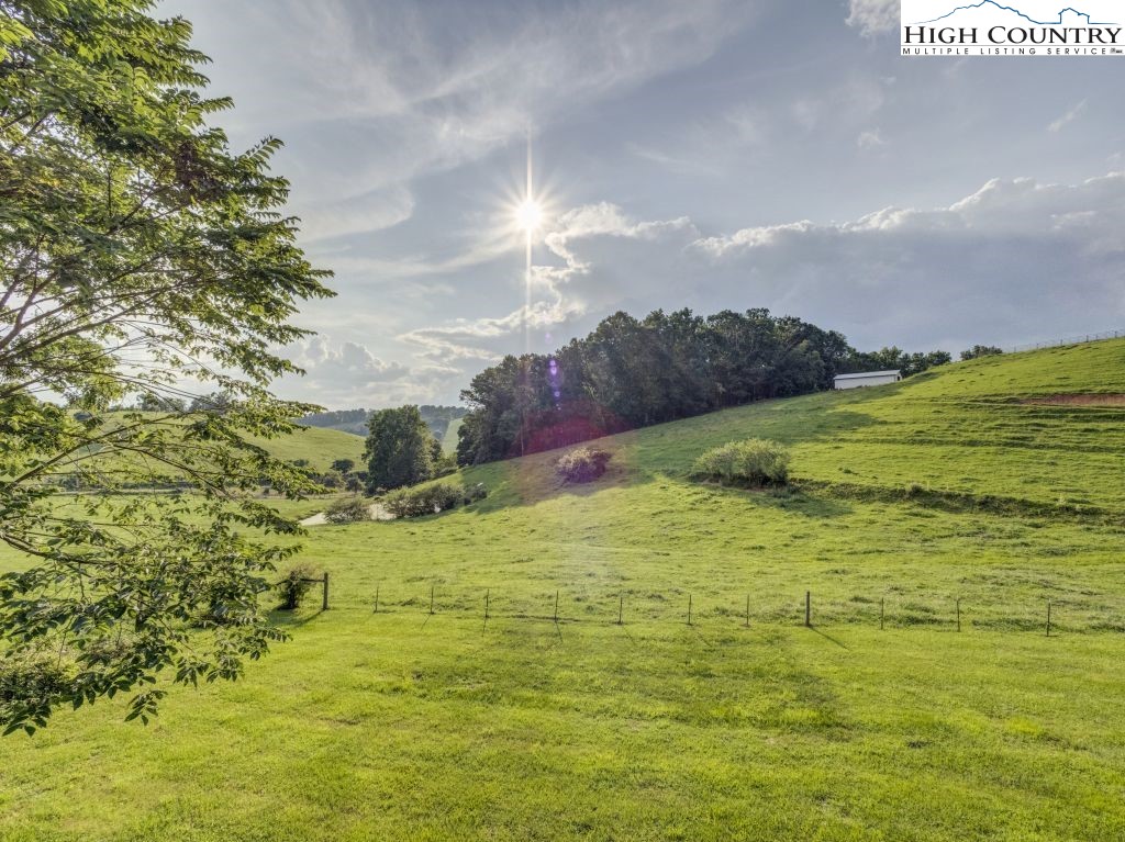1212 Dry Hill Road Butler, TN 37640 - Photo 10 of 48 Gallery Image 10