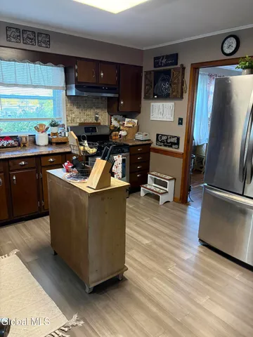 $325,000 | 54 Ten Broeck Avenue, Greenport, NY 12534