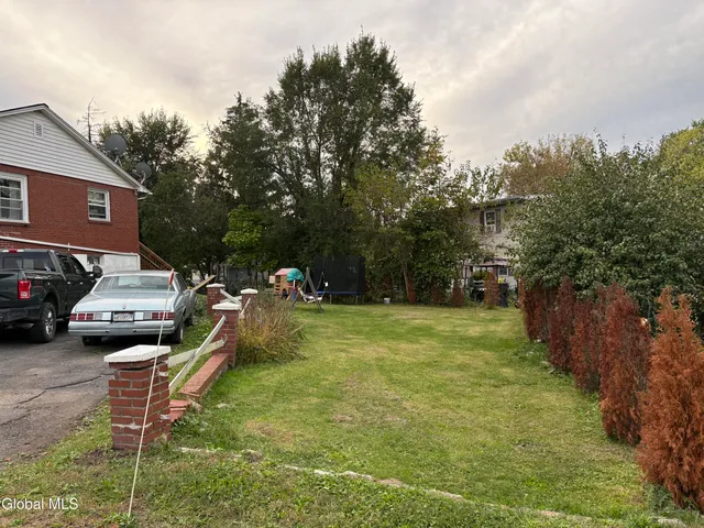 $325,000 | 54 Ten Broeck Avenue, Greenport, NY 12534