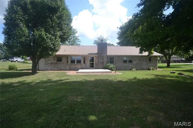 $254,500 | 9037 Range Drive, New Athens, IL 62264