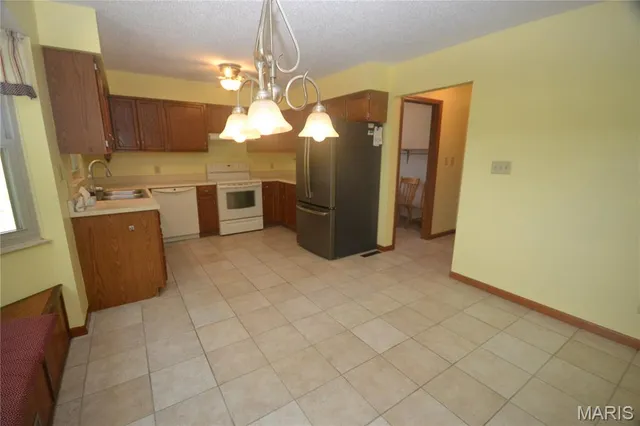 $254,500 | 9037 Range Drive, New Athens, IL 62264